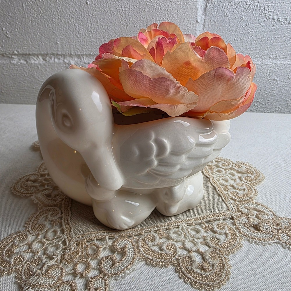 Vintage 1984 Avon Glossy White Ceramic Swan Planter Cygnets Bird Figurine Pot